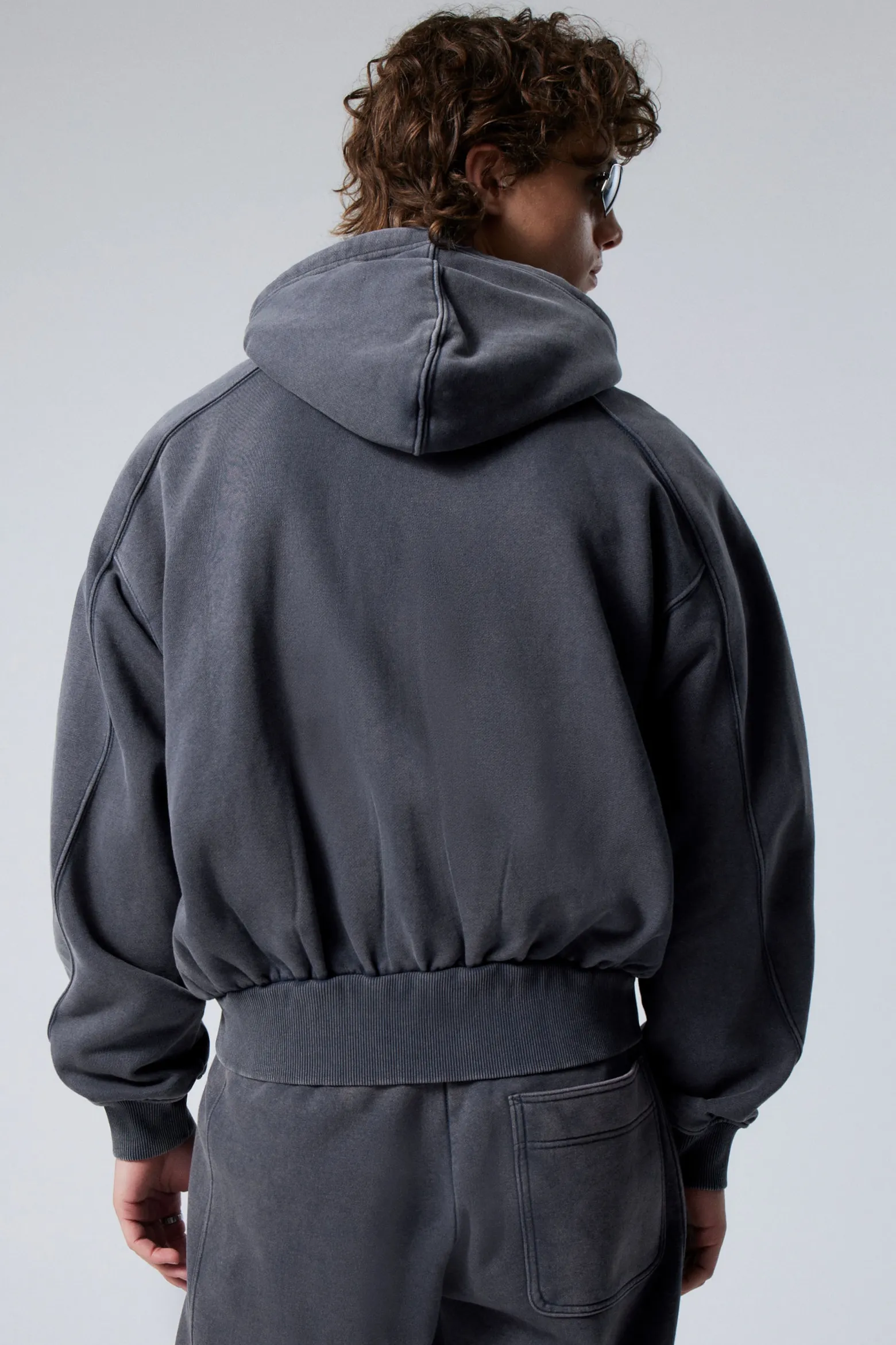LOCKER GESCHNITTENER ZIP-HOODIE|Weekday Discount