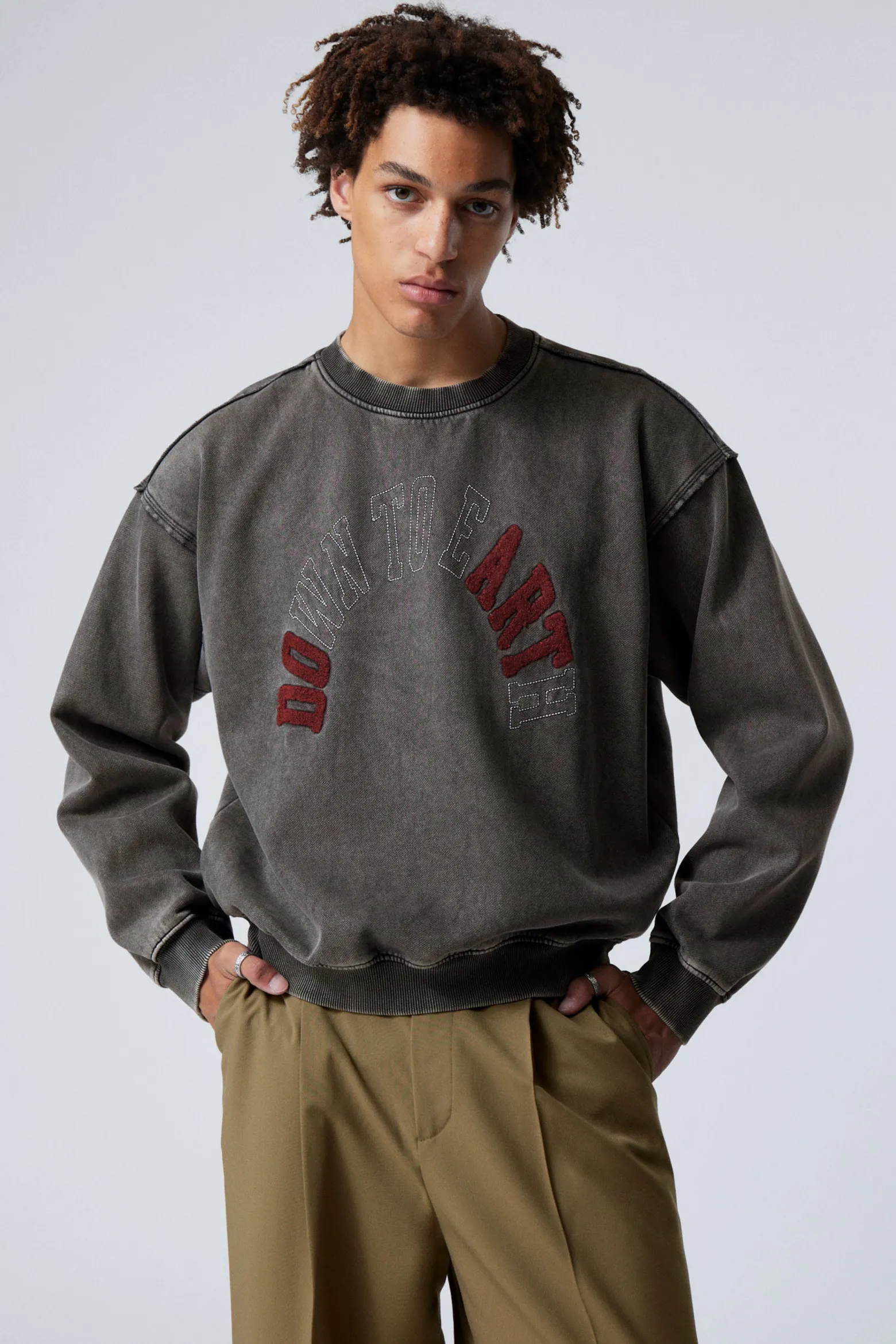 LOCKER GESCHNITTENES GRAPHIC SWEATSHIRT|Weekday Online