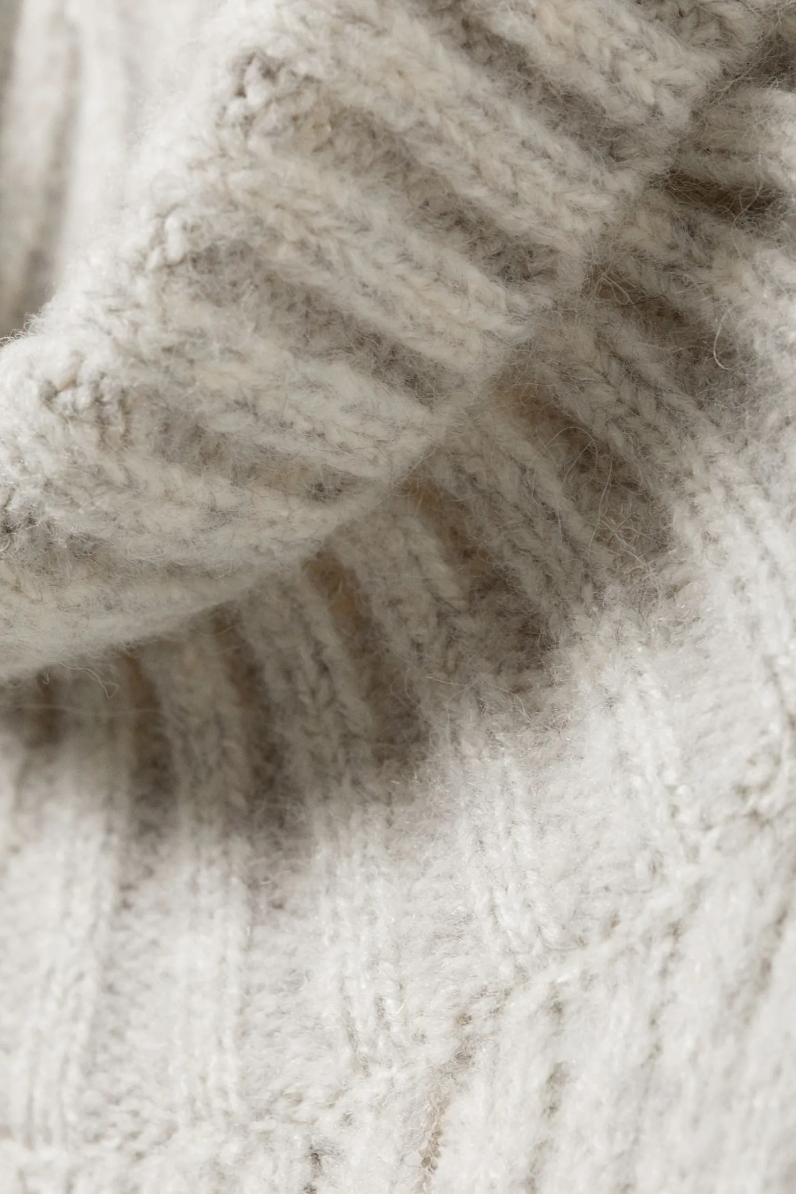 LOCKER GESTRICKTER ROLLKRAGENPULLOVER|Weekday Shop