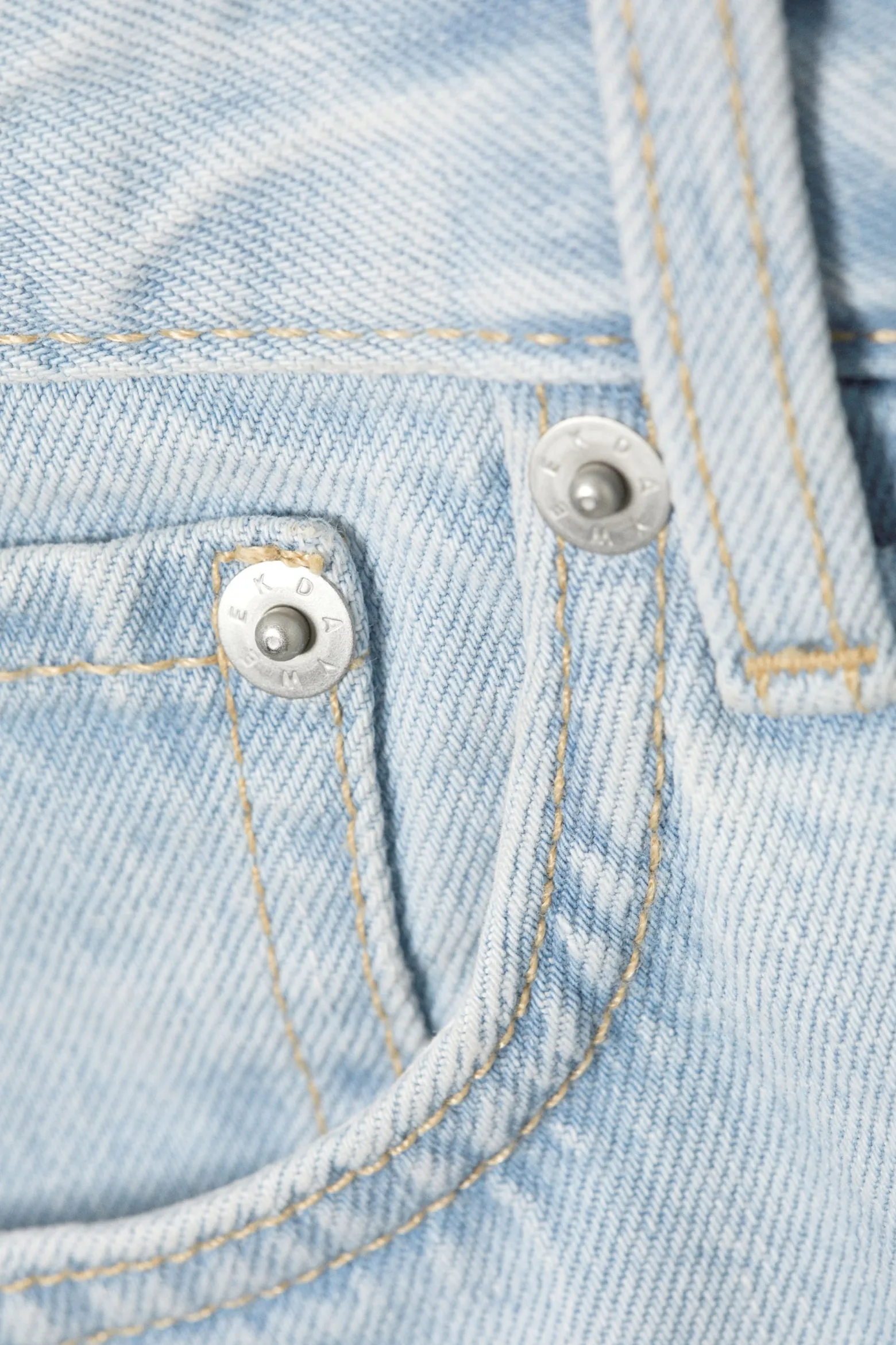 LOCKERE JEANSSHORTS SPACE|Weekday Fashion