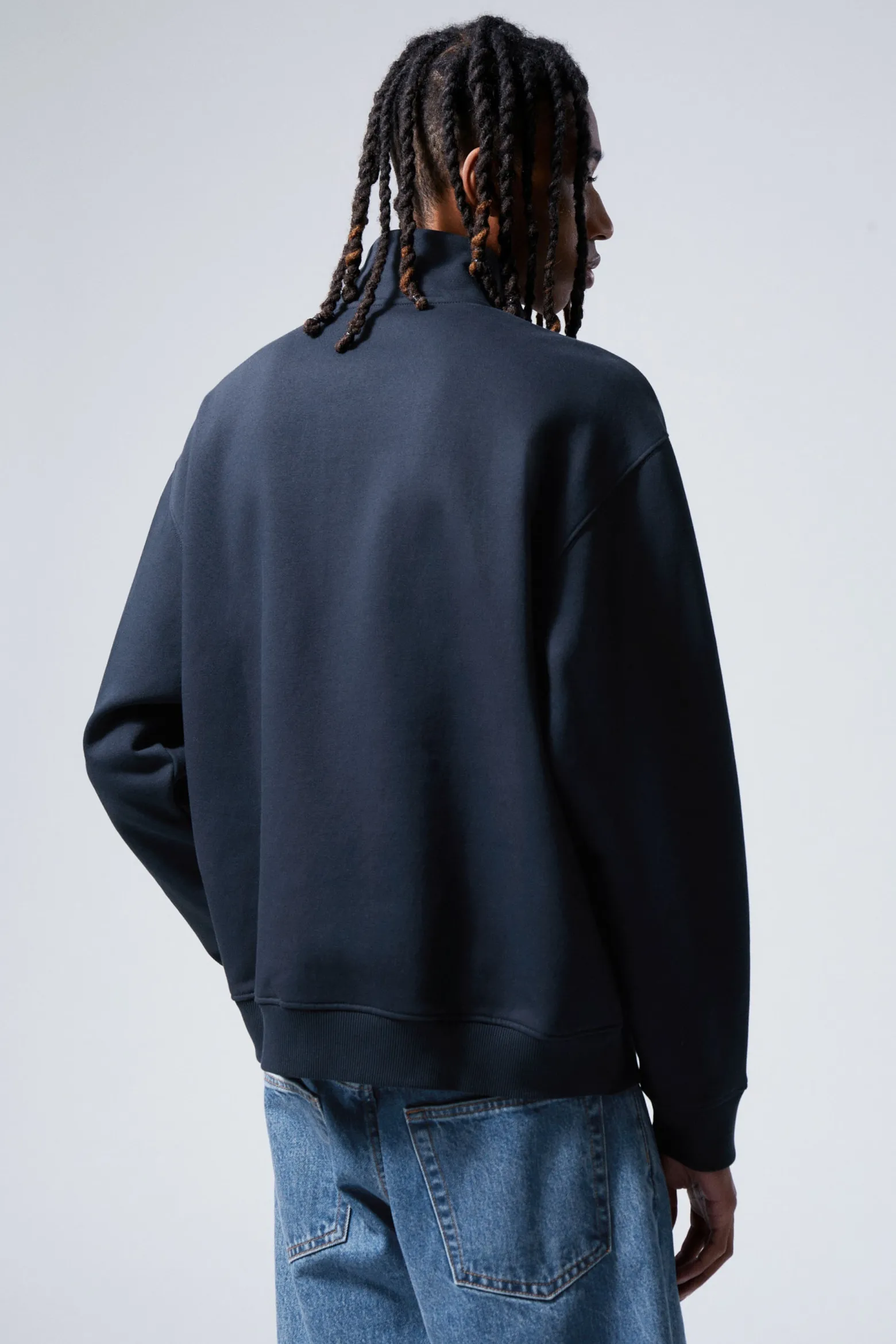 LOCKERER, SCHWERER PULLOVER MIT TEILREISSVERSCHLUSS|Weekday Fashion