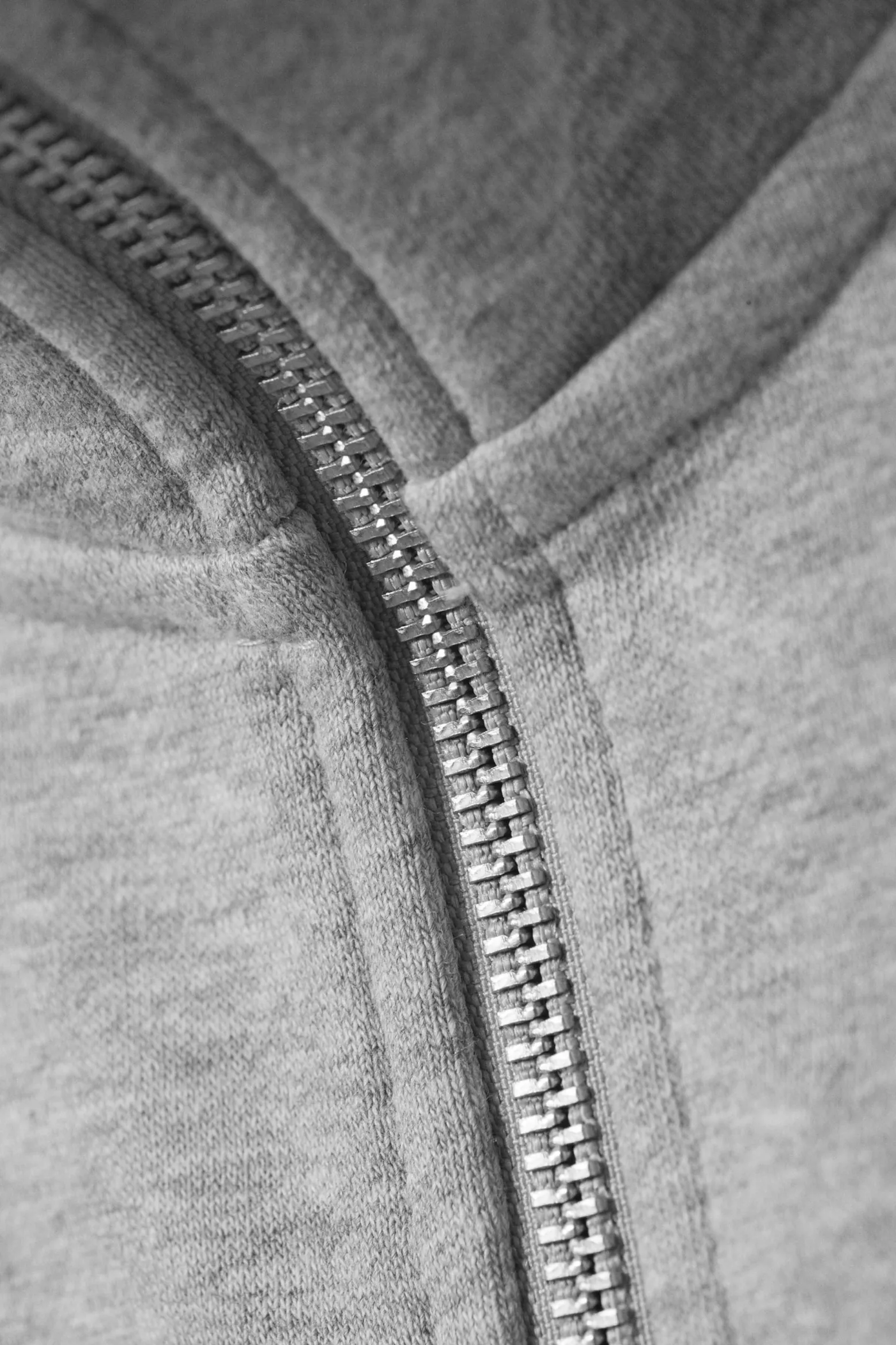 LOCKERER, SCHWERER PULLOVER MIT TEILREISSVERSCHLUSS|Weekday Best Sale