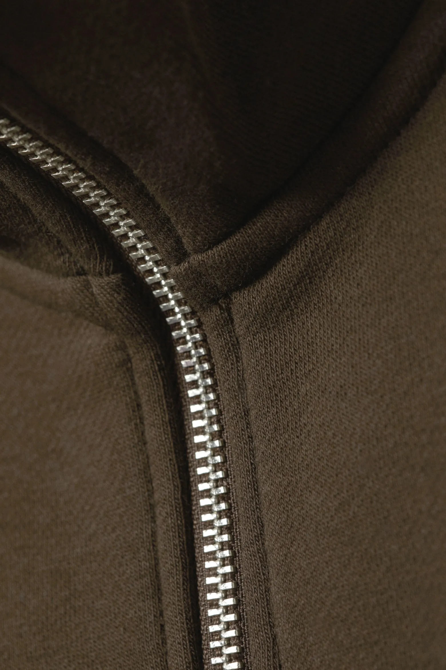LOCKERER, SCHWERER PULLOVER MIT TEILREISSVERSCHLUSS|Weekday New