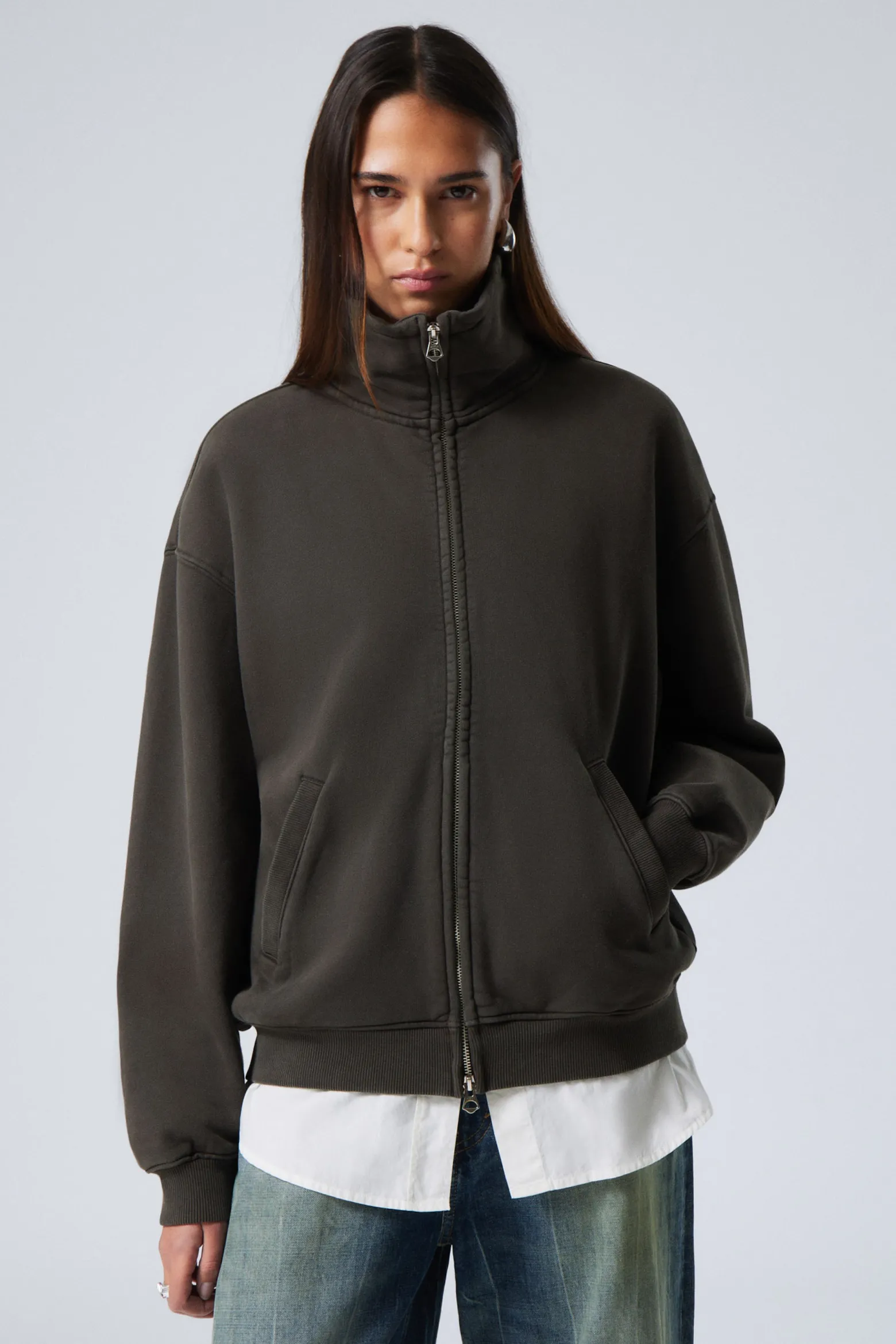 LOCKERER ZIP-CARDIGAN MIT TRICHTERKRAGEN|Weekday Hot