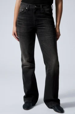 MOON MID RISE REGULAR BOOTCUT LEG JEANS|Weekday Hot