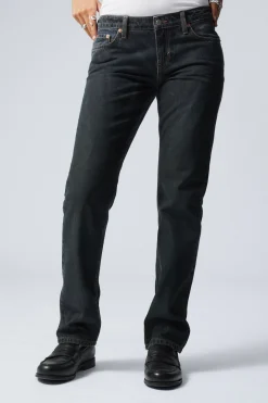 NAIL LOW WAIST SLIM STRAIGHT LEG JEANS|Weekday Flash Sale