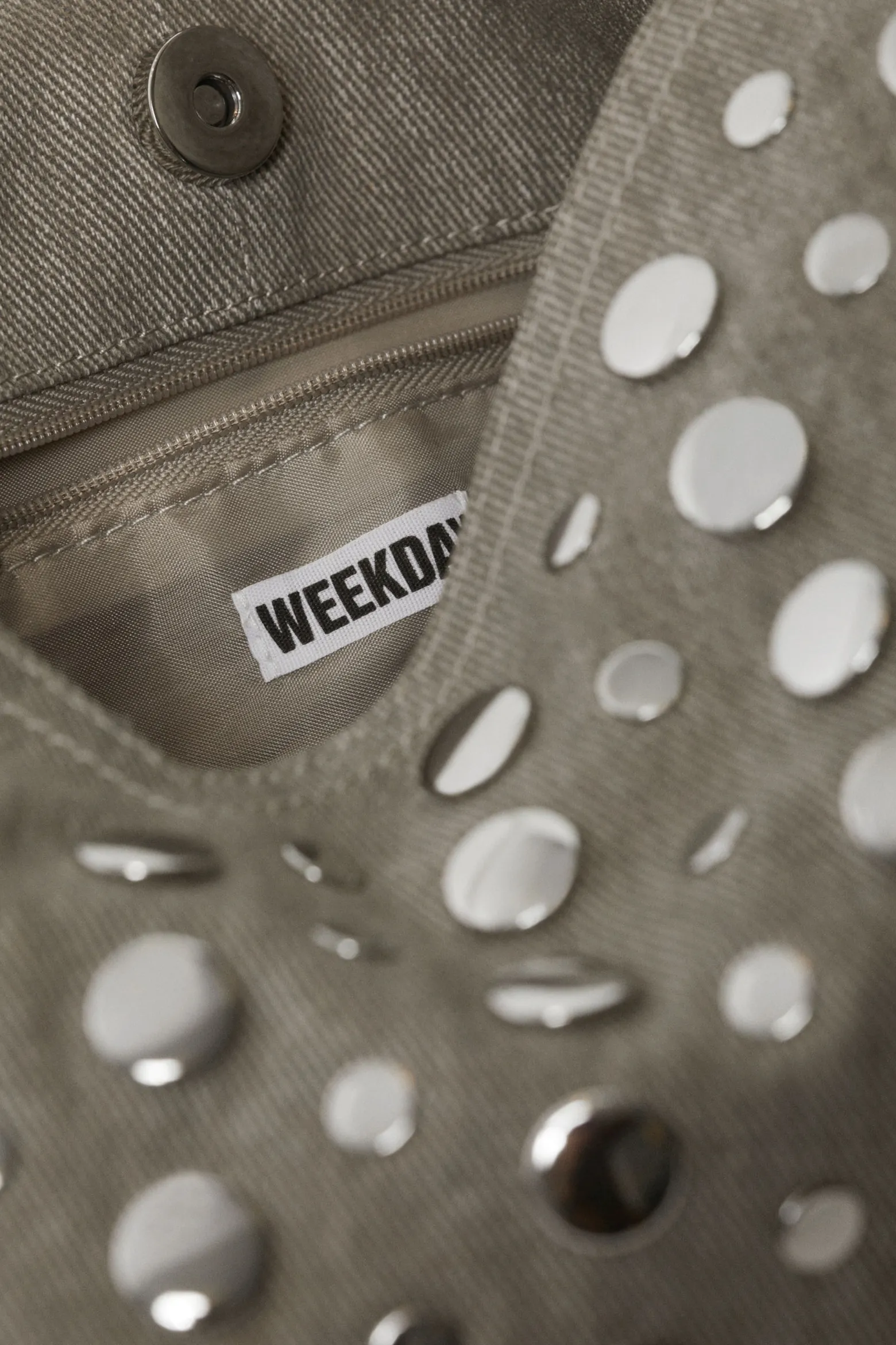 NIETENBESETZTE SCHULTERTASCHE|Weekday Store