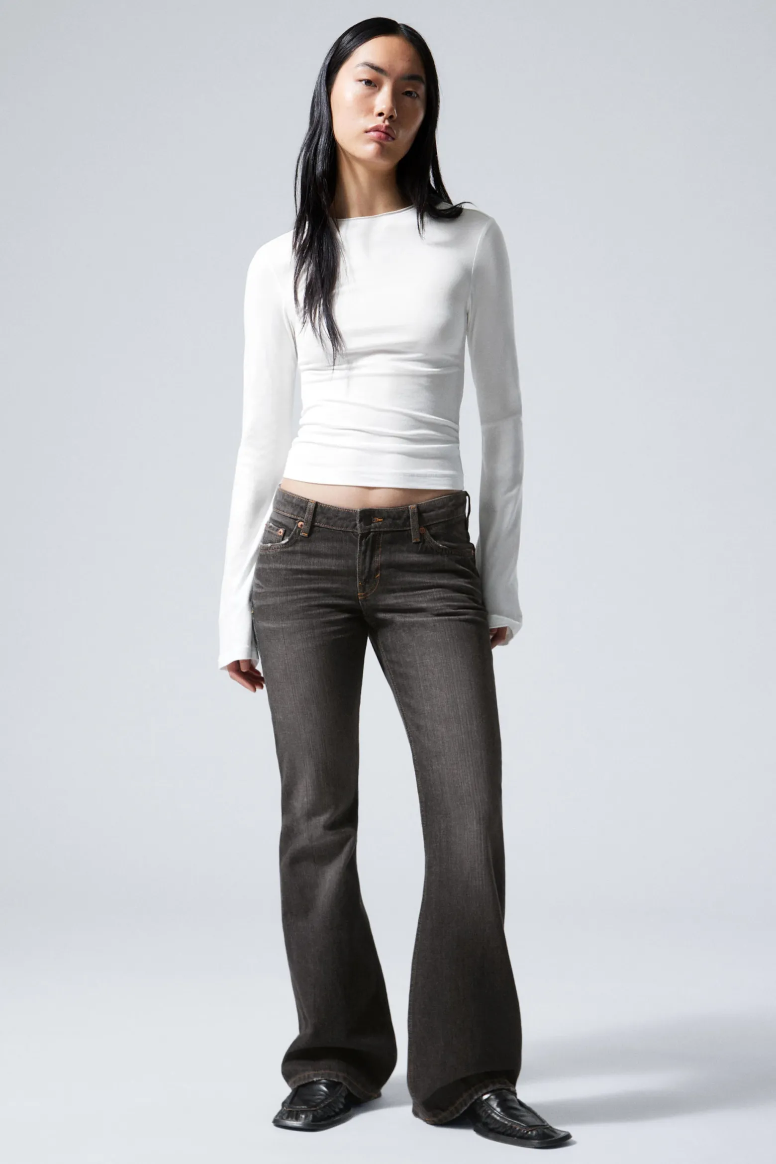 NOVA LOW WAIST SLIM BOOTCUT LEG JEANS|Weekday Discount