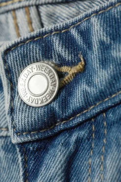 NOVA LOW WAIST SLIM BOOTCUT LEG JEANS|Weekday Hot