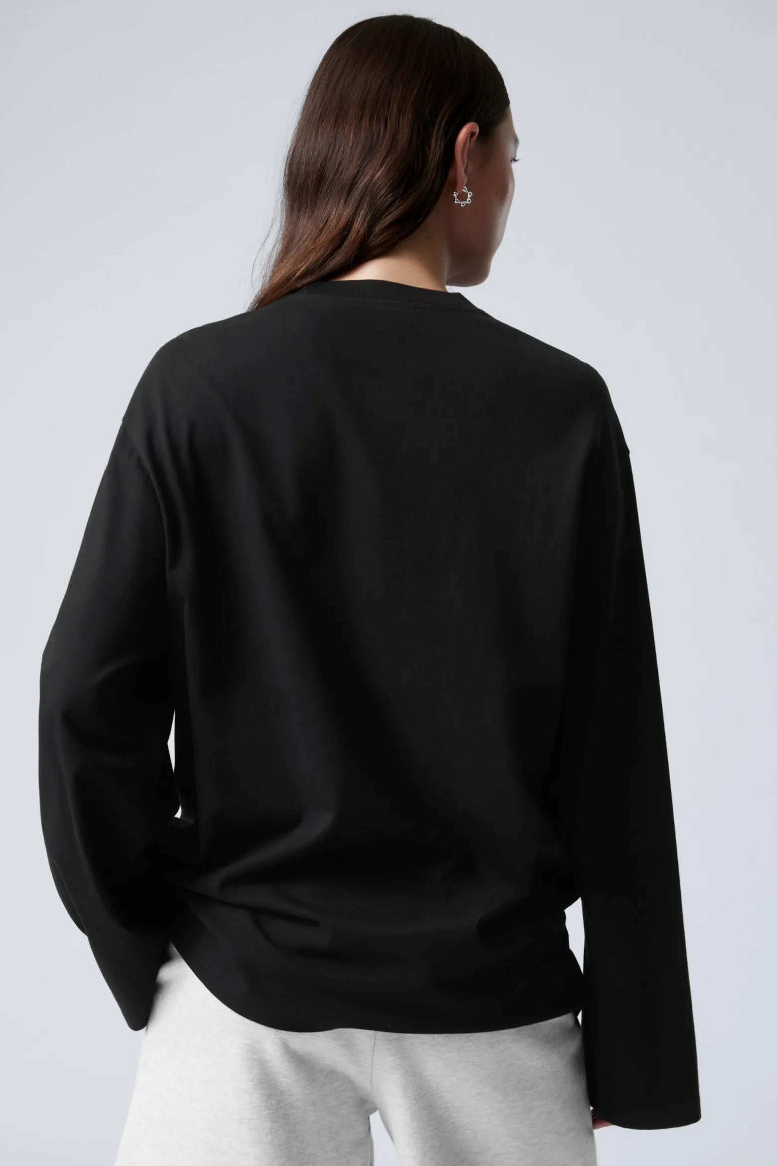 OVERSIZED-T-SHIRT MIT LANGEN ÄRMELN|Weekday Shop