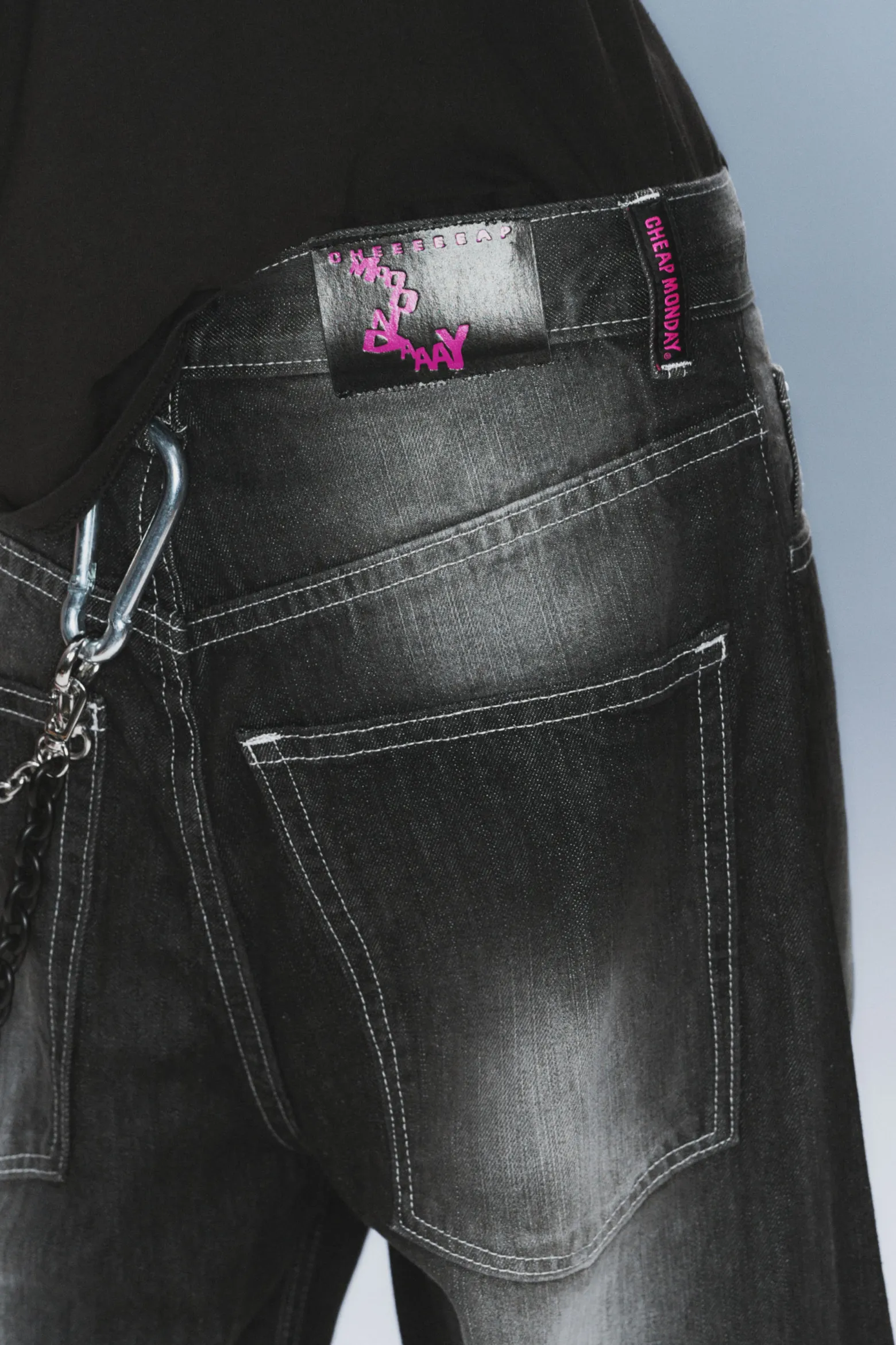 RAD SUPER – WEITE JEANS MIT NORMALER TAILLE|Weekday Store