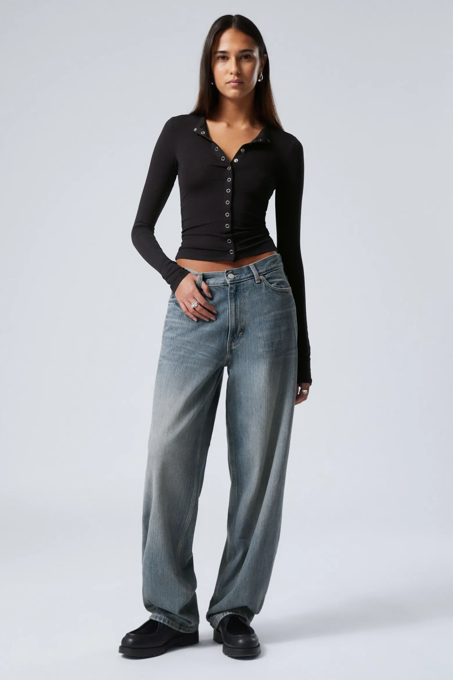 RAIL MID WAIST LOOSE WIDE LEG JEANS|Weekday Flash Sale