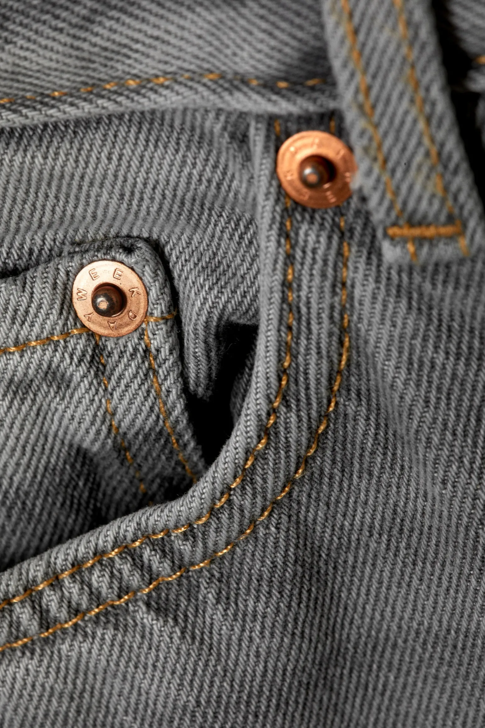 RAIL MID WAIST LOOSE WIDE LEG JEANS|Weekday Store