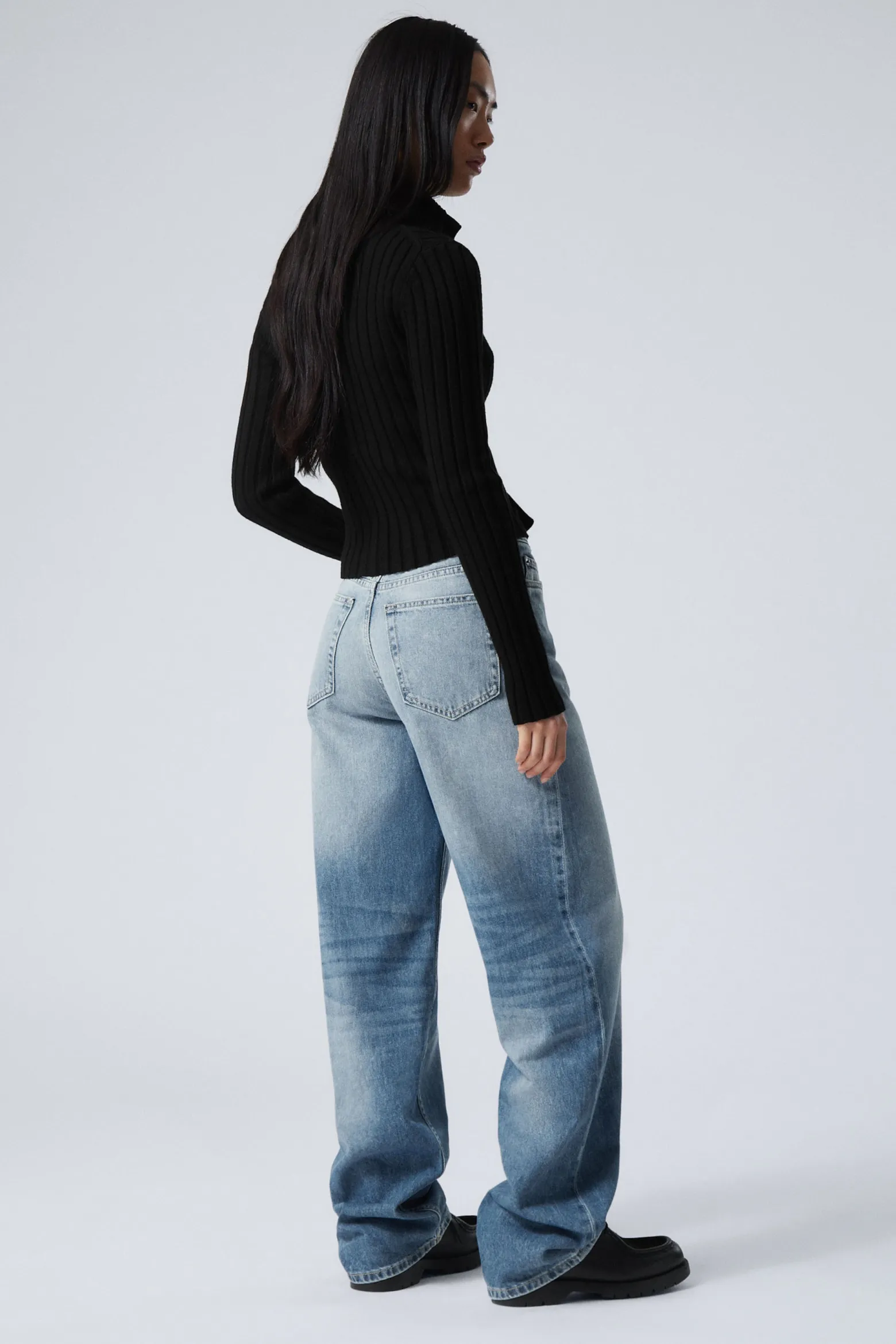 RAIL MID WAIST LOOSE WIDE LEG JEANS|Weekday Cheap