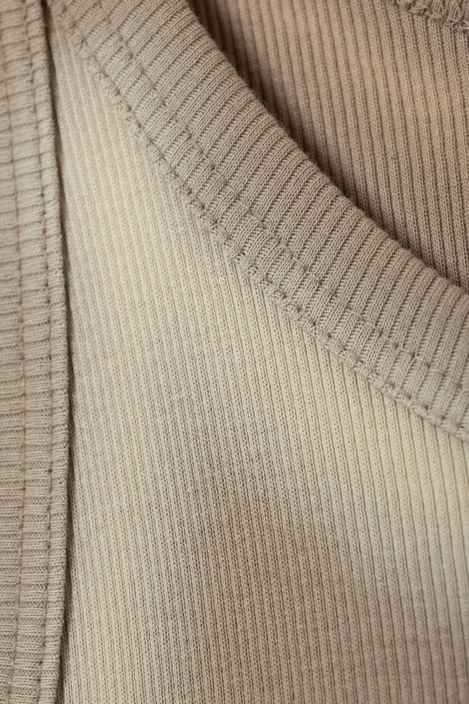 RIPP-TANKTOP MIT FADING-EFFEKT|Weekday Cheap