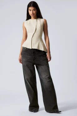 ÄRMELLOSES ASYMMETRISCHES SCHÖSSCHEN-TOP|Weekday Discount