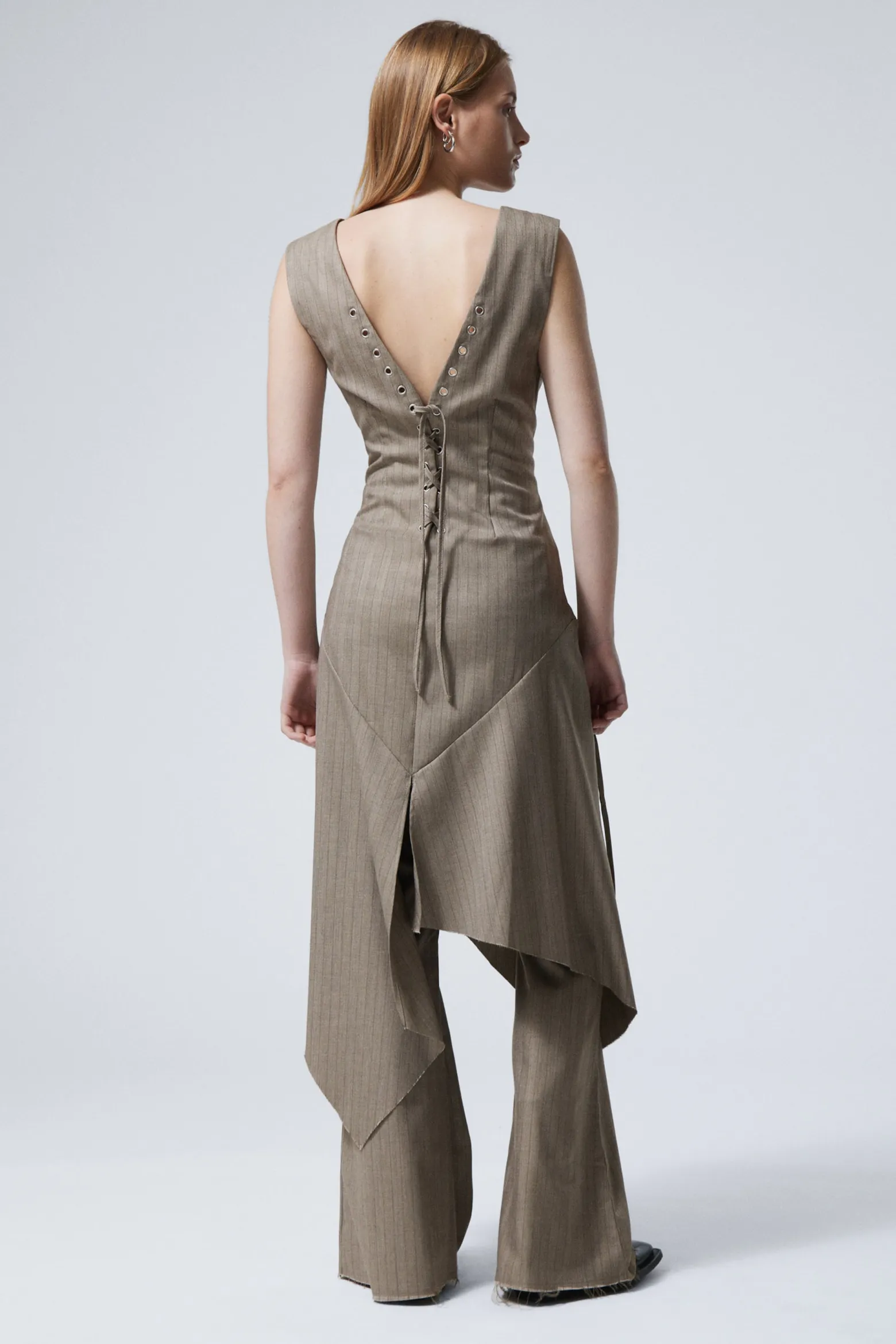 ÄRMELLOSES MIDIKLEID MIT SCHNÜRUNG|Weekday Best Sale