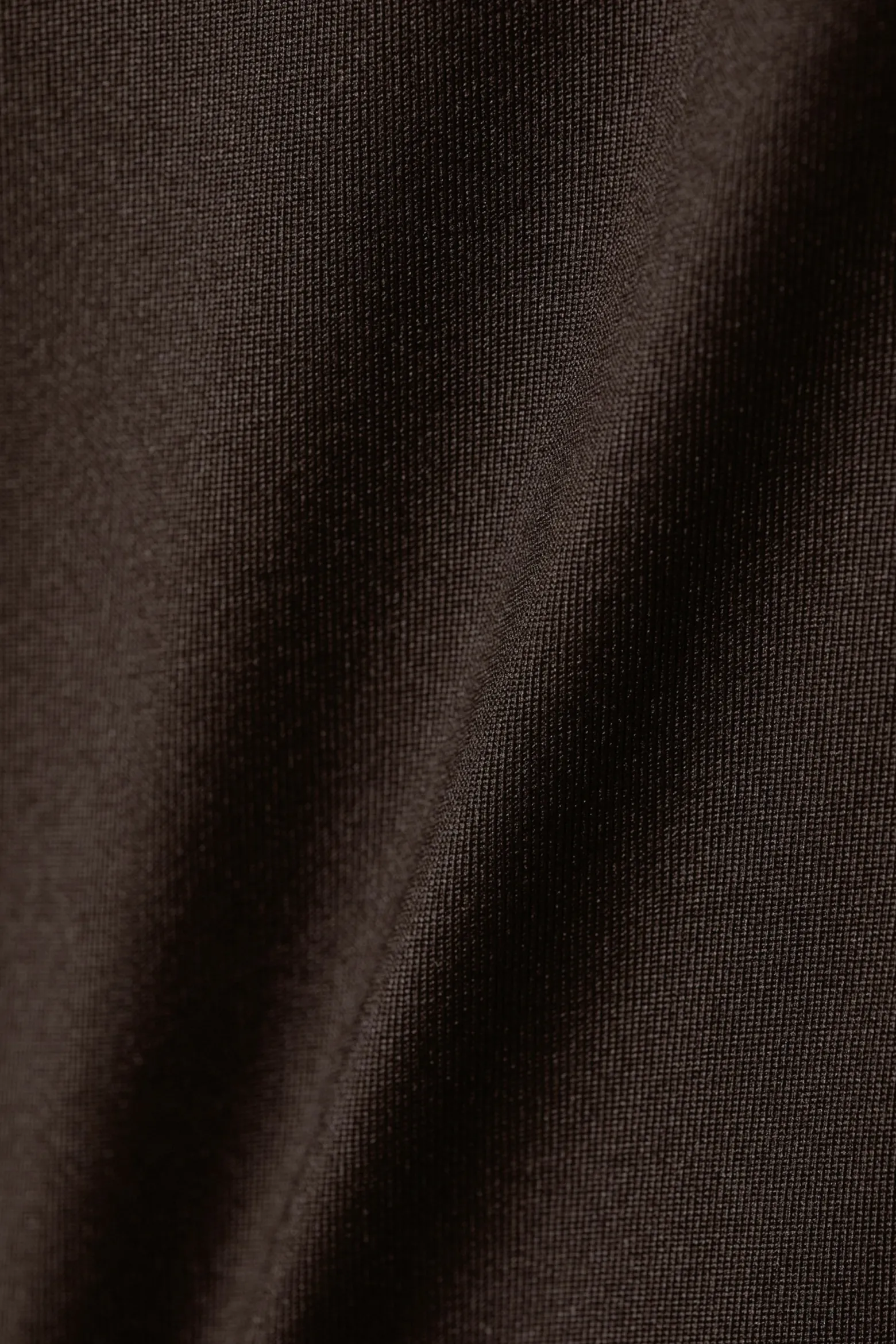 ÄRMELLOSES TURTLENECK-TOP MIT SCHMALER PASSFORM|Weekday Hot
