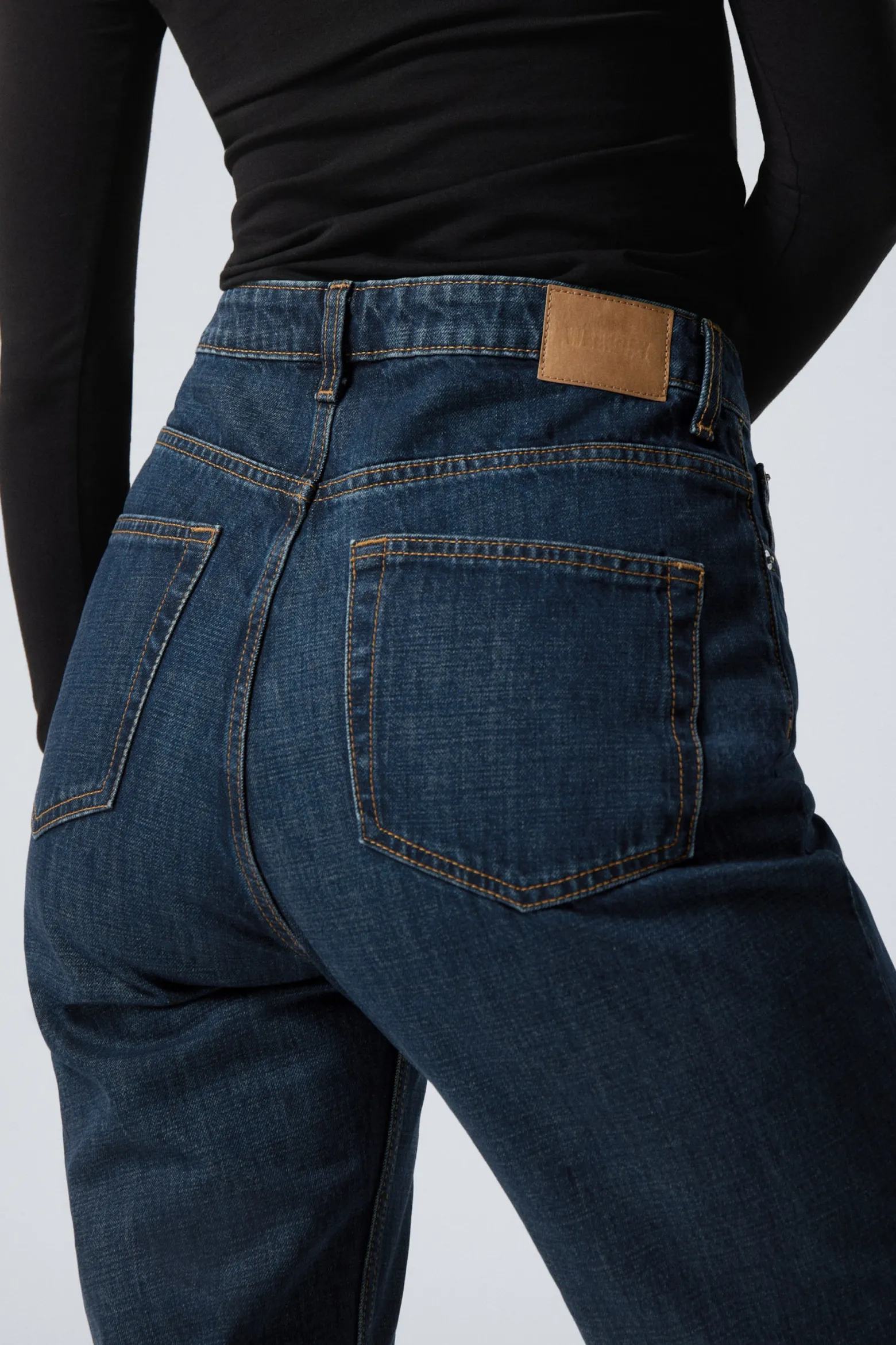 ROWE SUPER HIGH WAISTED REGULAR STRAIGHT LEG JEANS|Weekday Hot