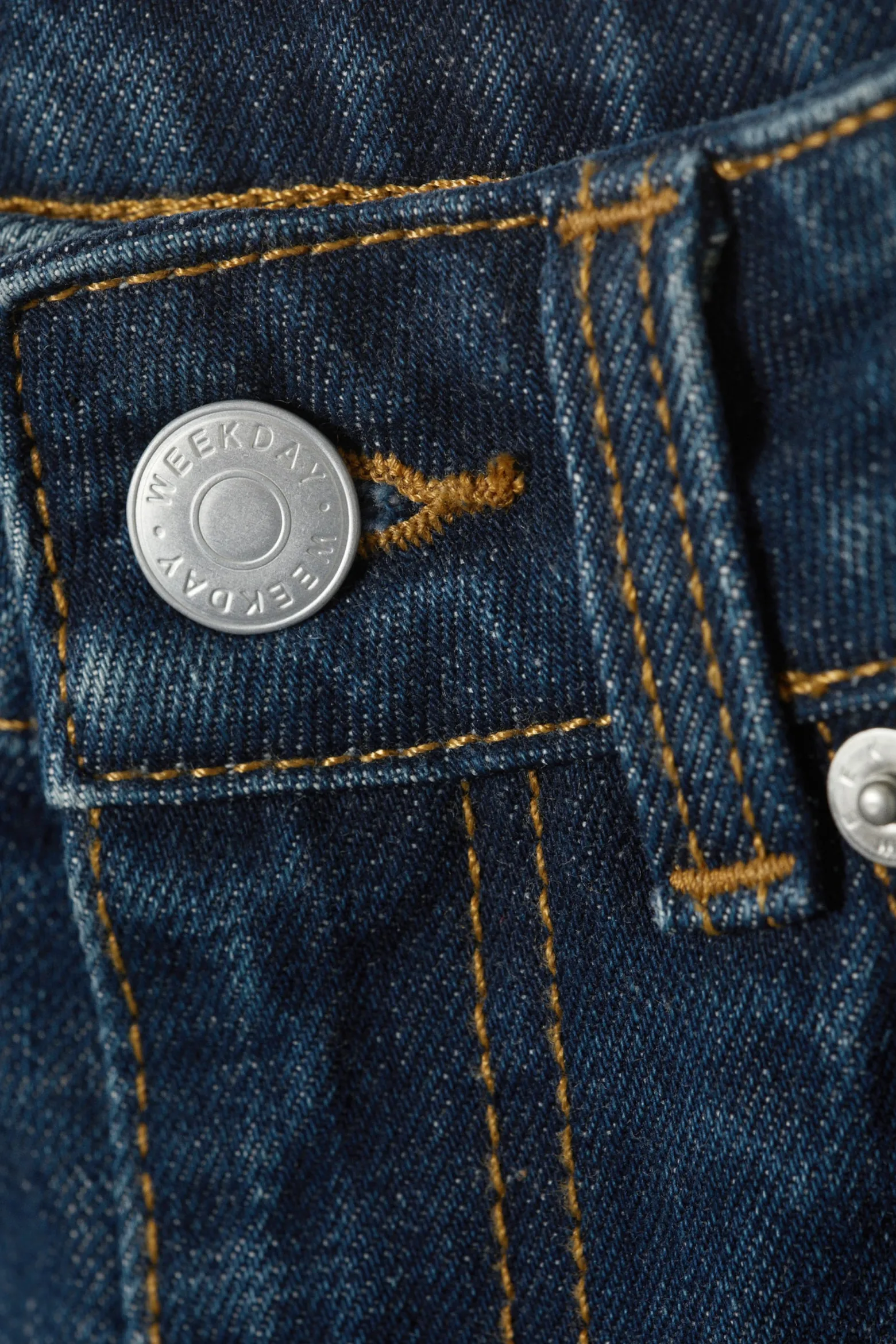 ROWE SUPER HIGH WAISTED REGULAR STRAIGHT LEG JEANS|Weekday Hot