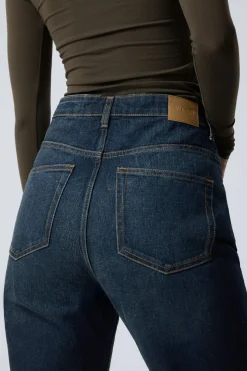 ROWE SUPER HIGH WAISTED REGULAR STRAIGHT LEG JEANS|Weekday Online