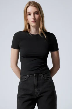 SCHMAL GESCHNITTENES T-SHIRT|Weekday Cheap