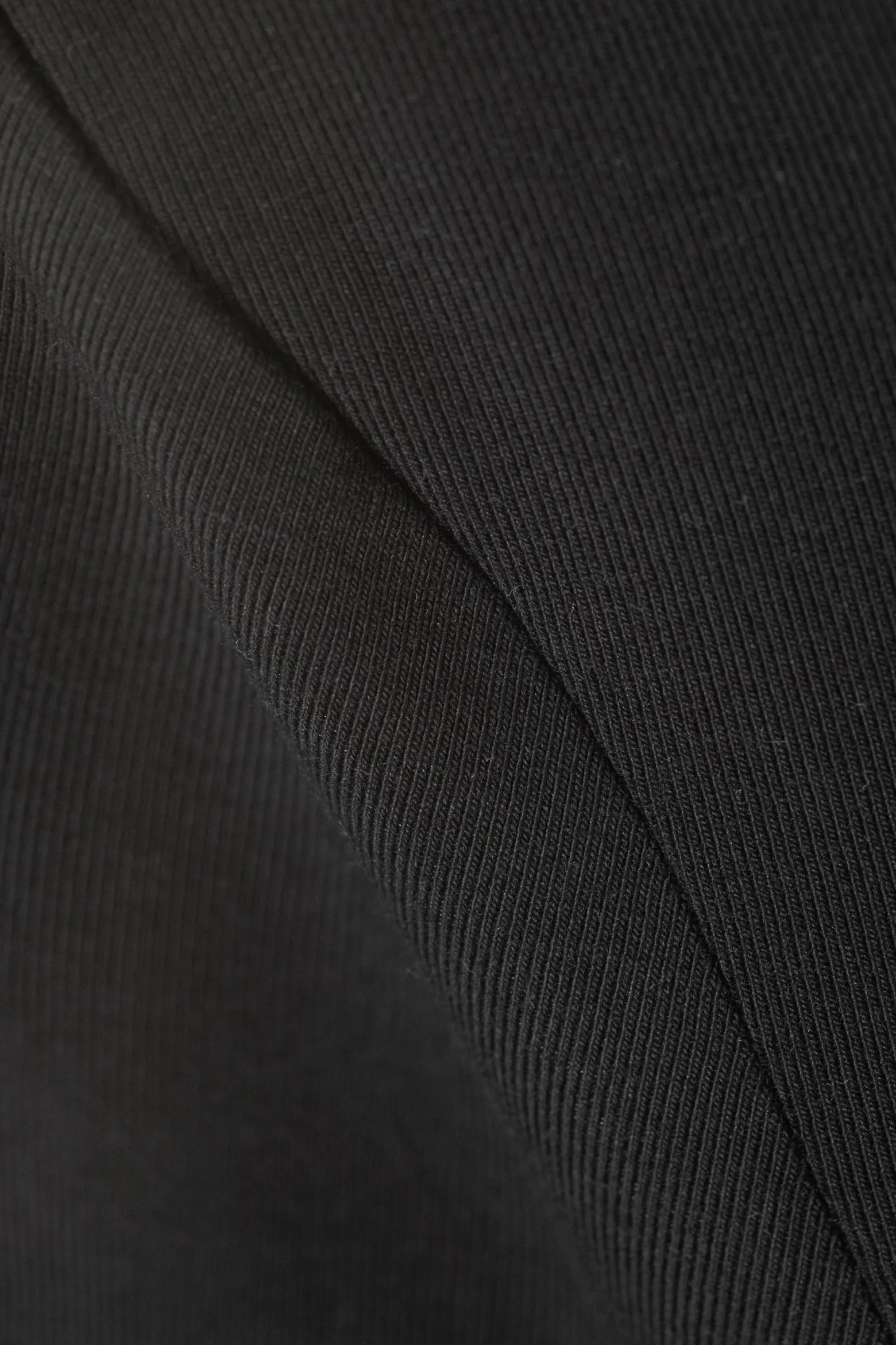 SCHMAL GESCHNITTENES T-SHIRT|Weekday Cheap