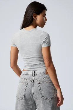 SCHMAL GESCHNITTENES T-SHIRT|Weekday Discount