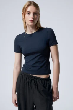 SCHMAL GESCHNITTENES T-SHIRT|Weekday New