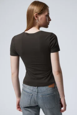 SCHMAL GESCHNITTENES T-SHIRT|Weekday Hot