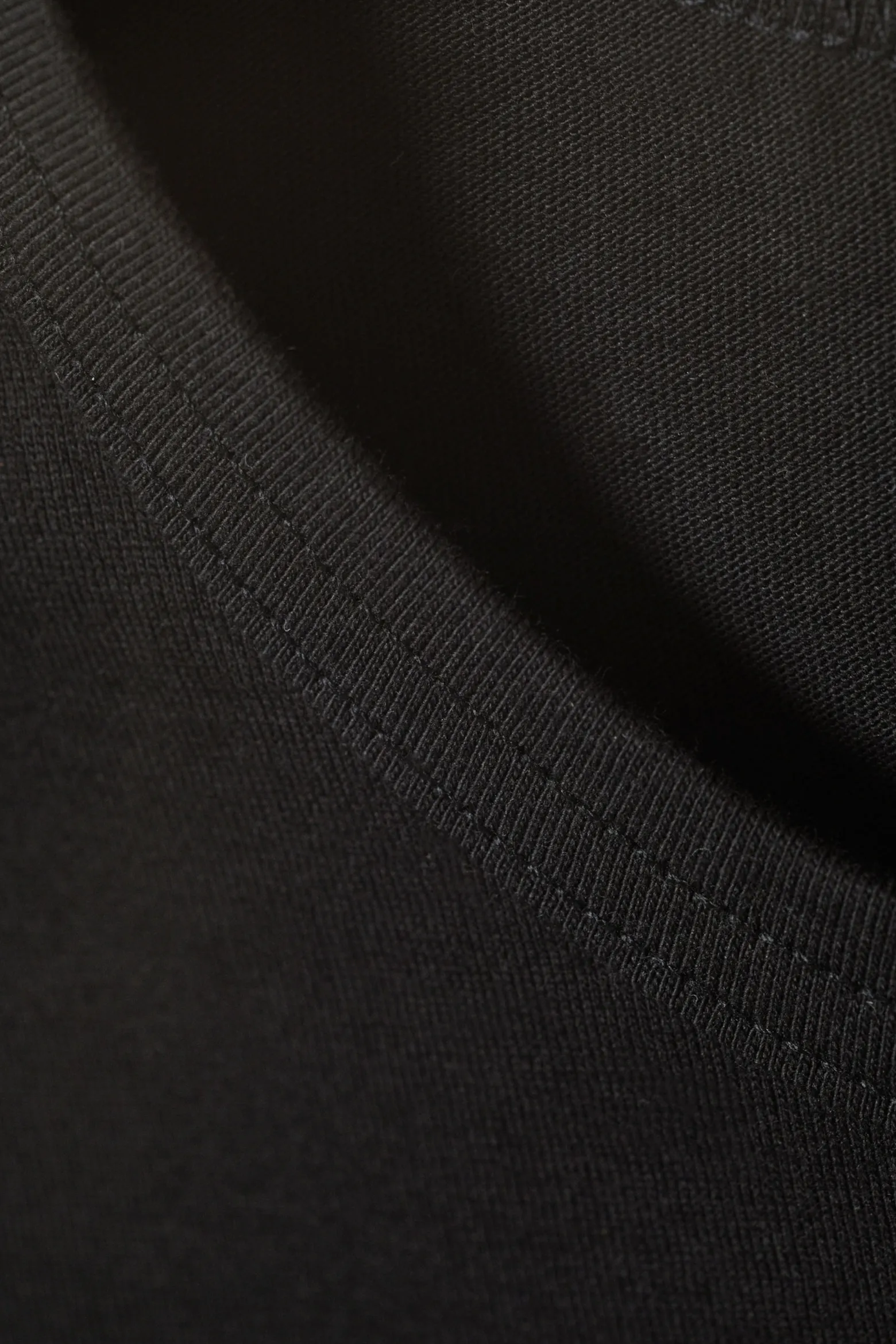 SCHULTERBETONTES, ENG ANLIEGENDES TANKTOP|Weekday Outlet