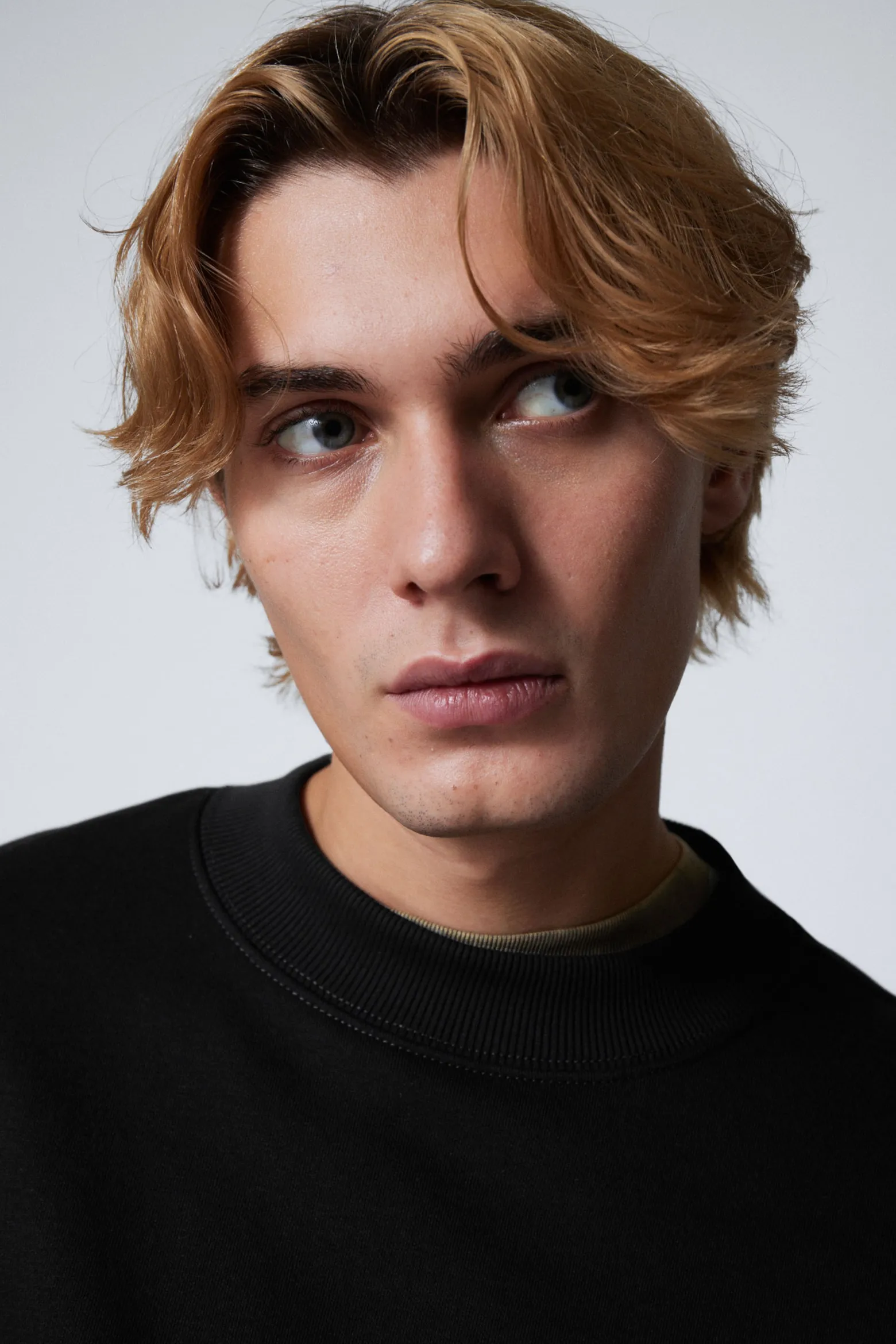 SCHWERES SWEATSHIRT MIT RELAXTER PASSFORM|Weekday Online