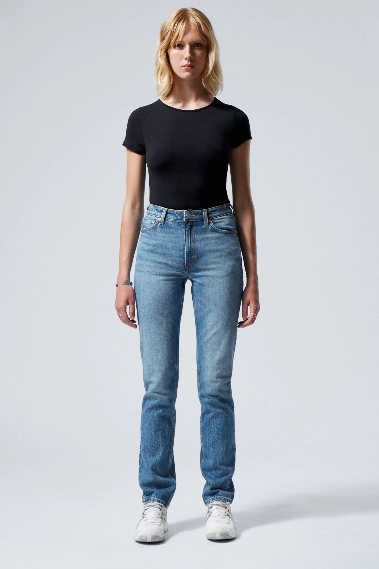 SMOOTH HIGH WAISTED SLIM LEG JEANS|Weekday New