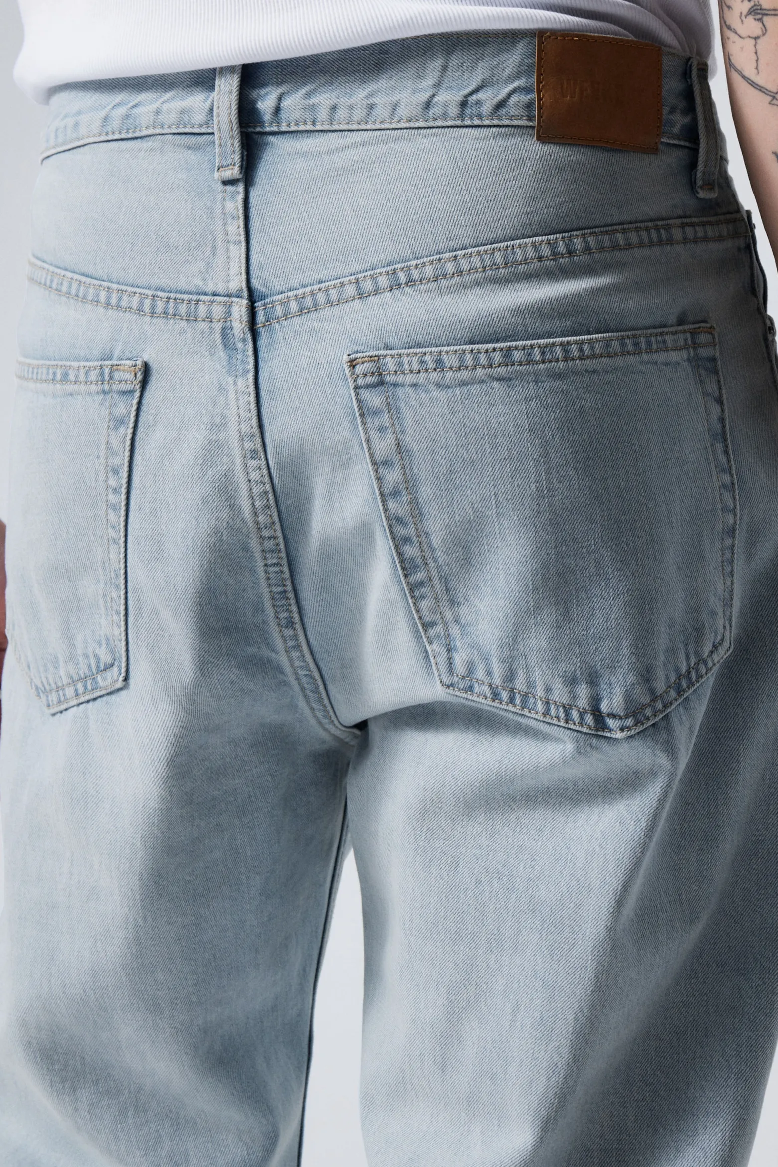 SPACE RELAXED STRAIGHT LEG JEANS|Weekday Sale