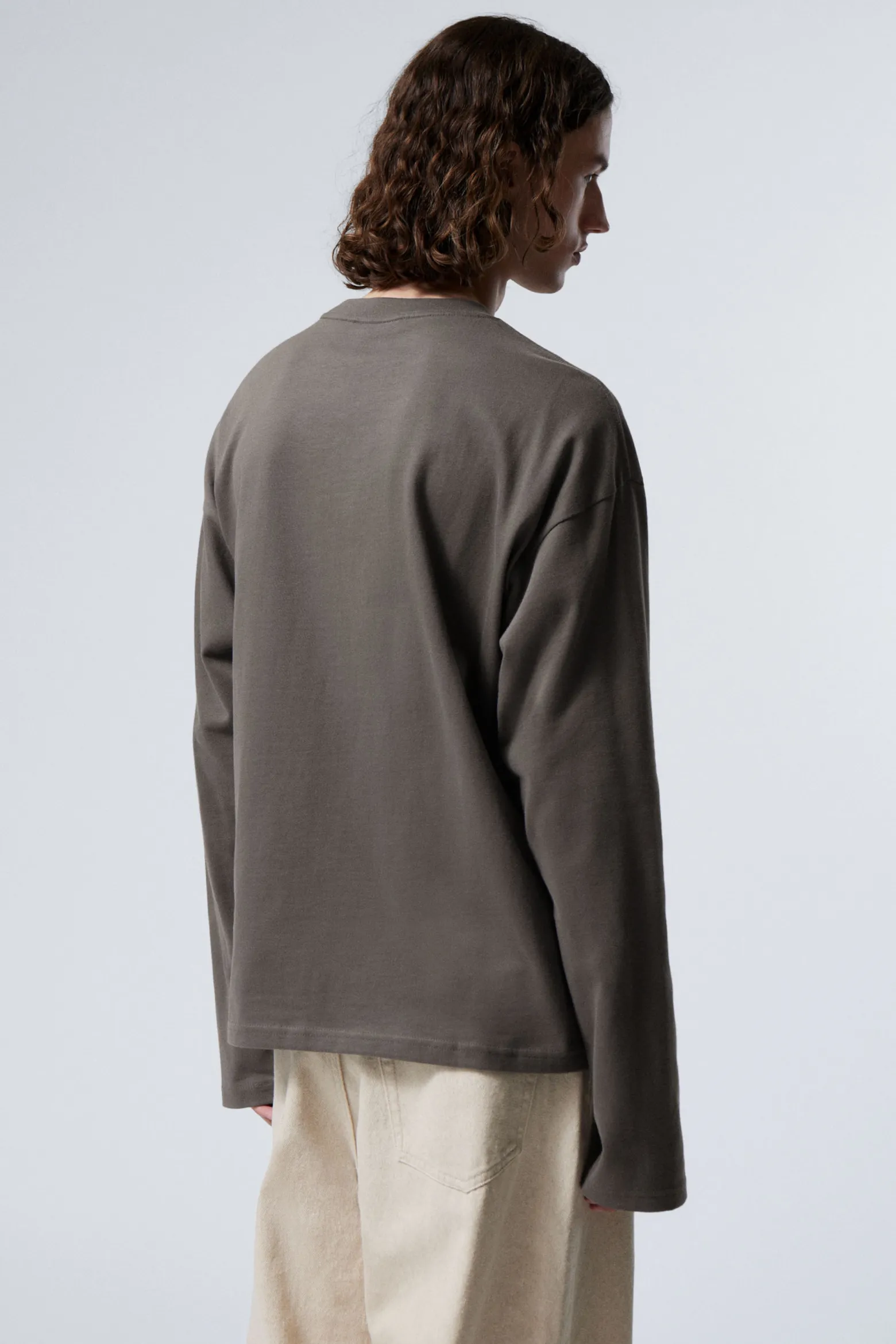 TOLLES LONGSLEEVE IN BOXY-PASSFORM|Weekday New
