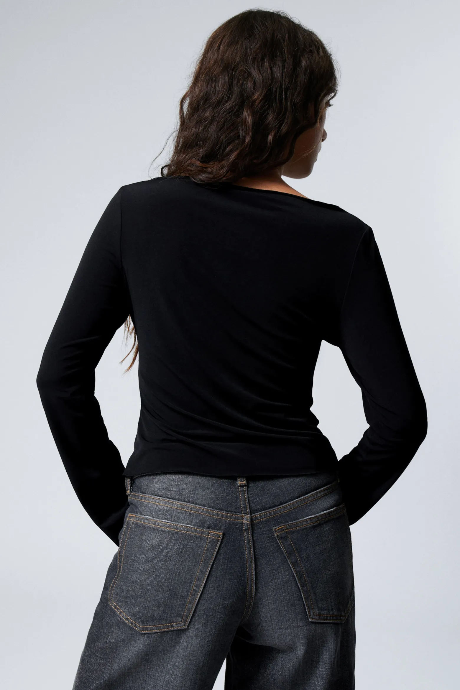 TOP MIT SEITLICHER BINDUNG|Weekday Fashion