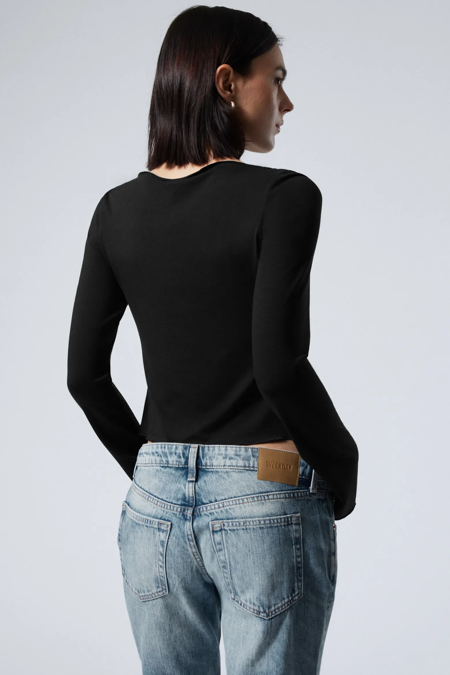TOP MIT SEITLICHER BINDUNG|Weekday Store