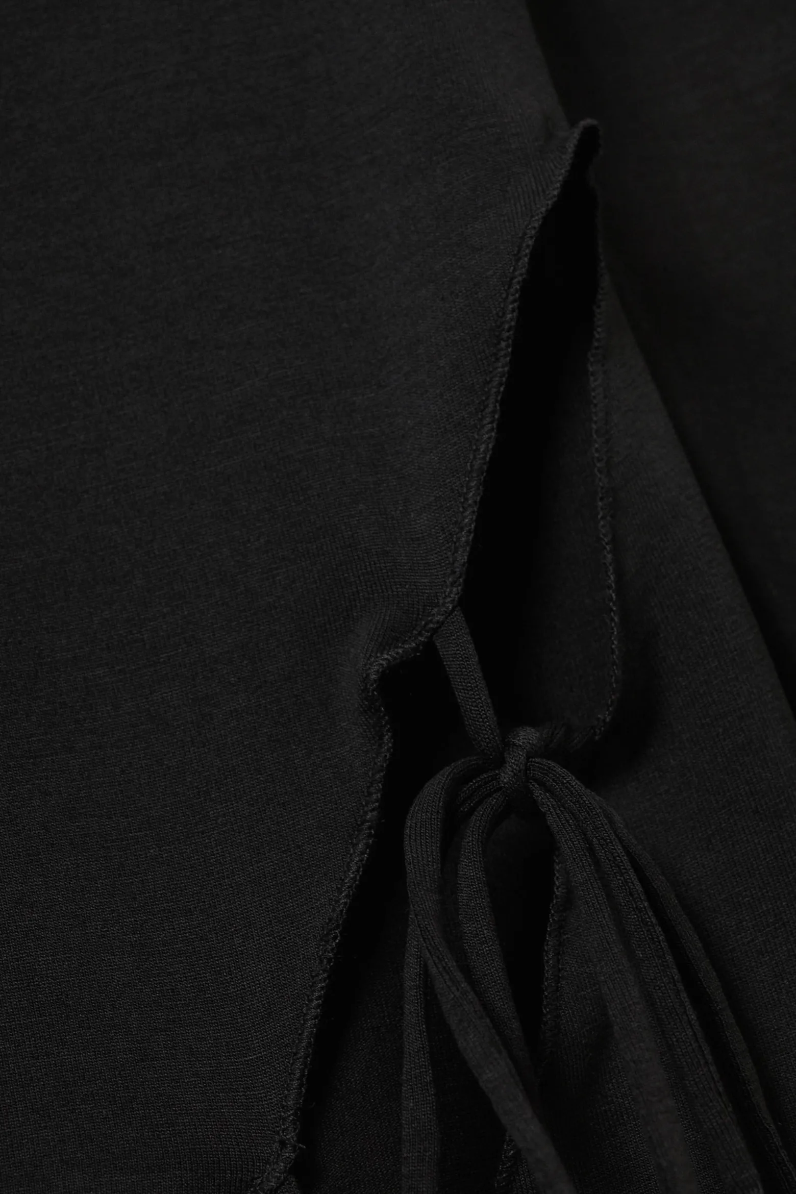 TOP MIT SEITLICHER BINDUNG|Weekday Store