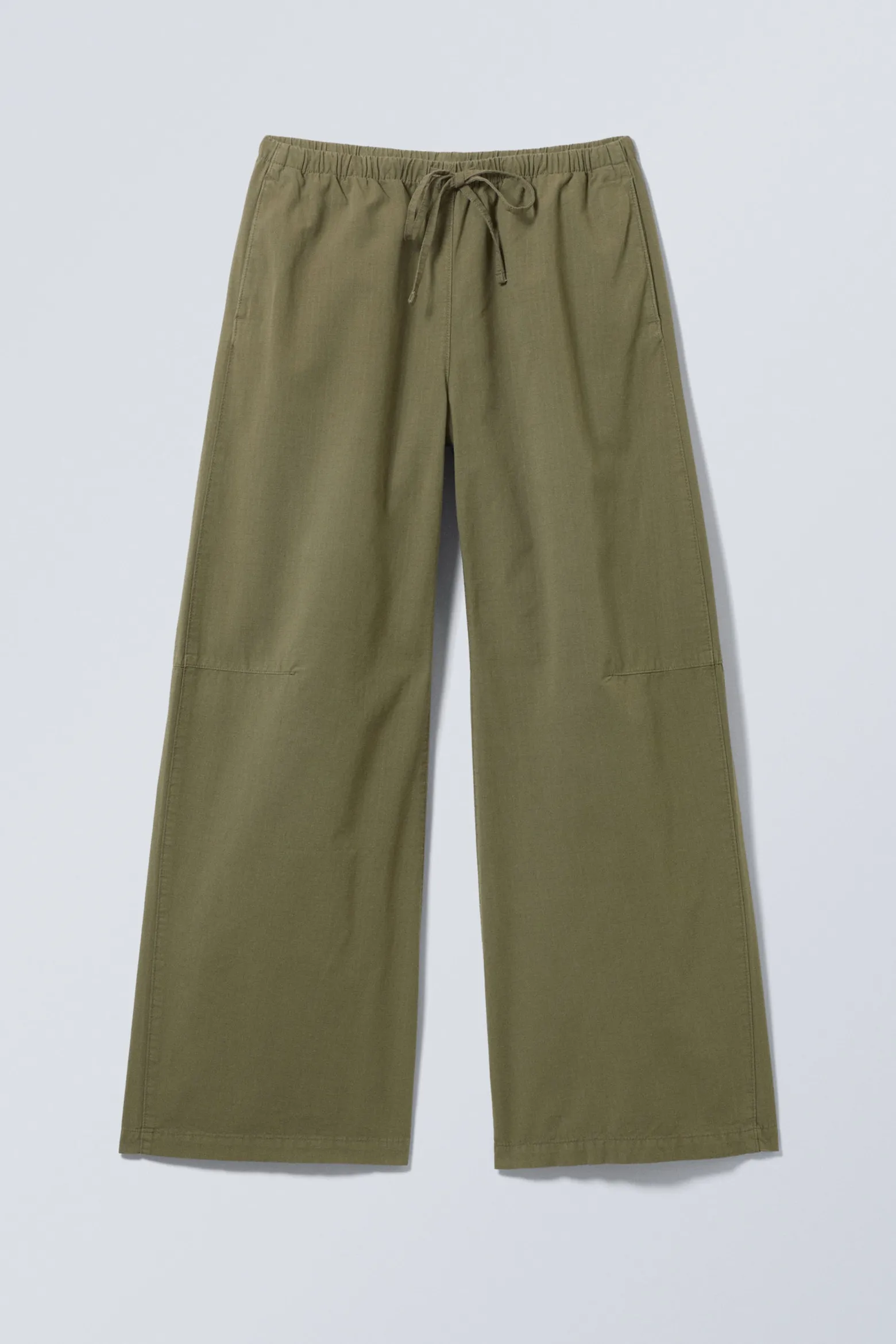 VERWASCHENE RIPSTOP HOSE MIT LOCKERER PASSFORM|Weekday Cheap