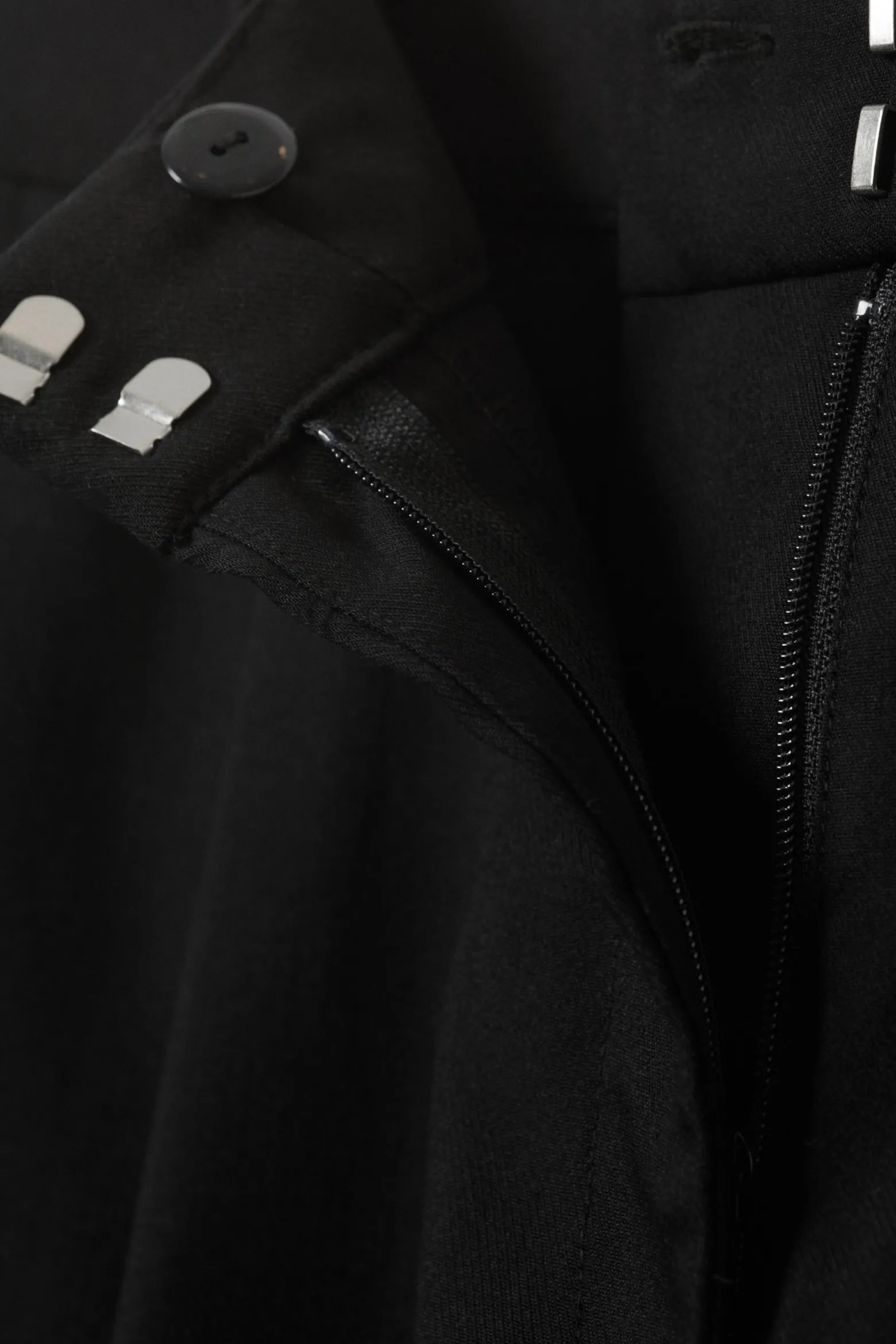 WEITE ANZUGHOSE MIT NIEDRIGER TAILLE|Weekday Shop