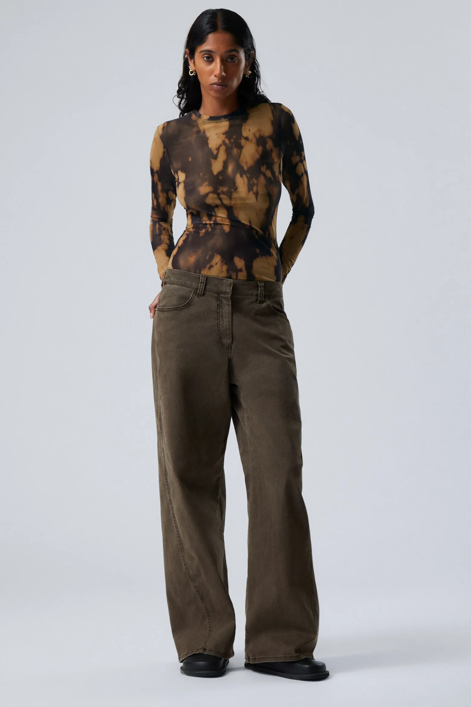 WEITE BAUMWOLLHOSE IN WASHED-OPTIK|Weekday Store