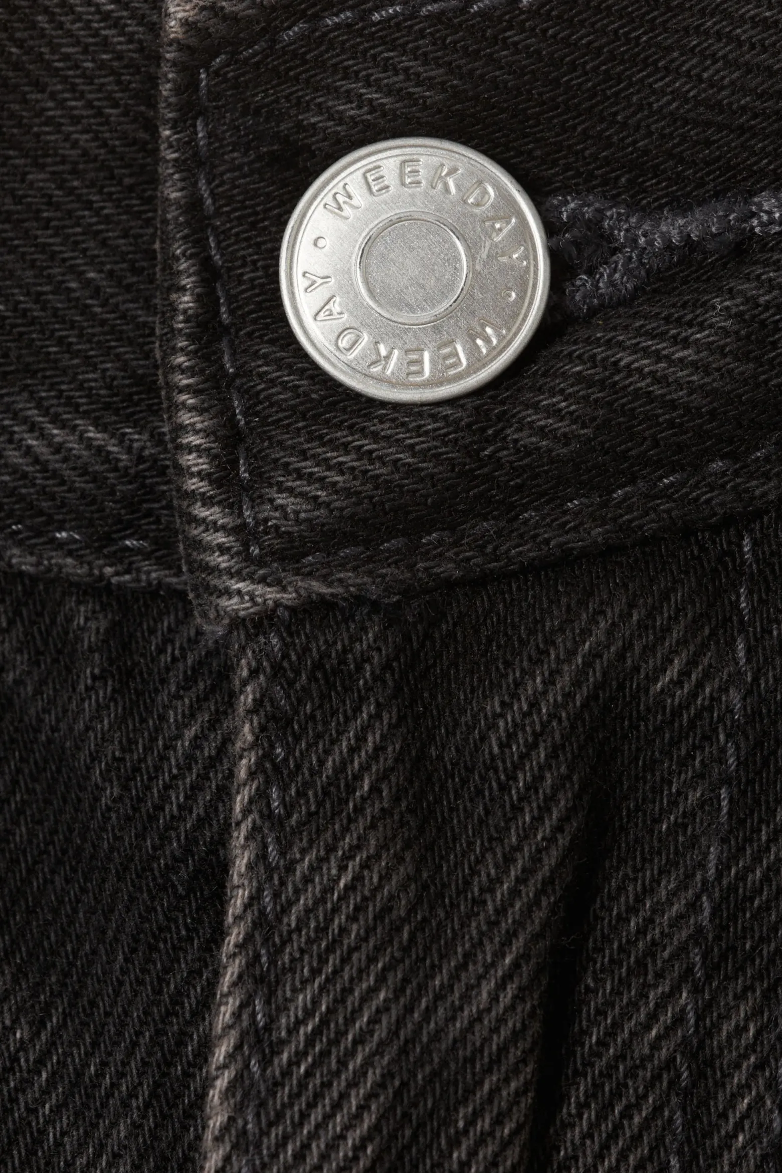 WEITE JEANS MIT NIEDRIGEM BUND|Weekday Shop