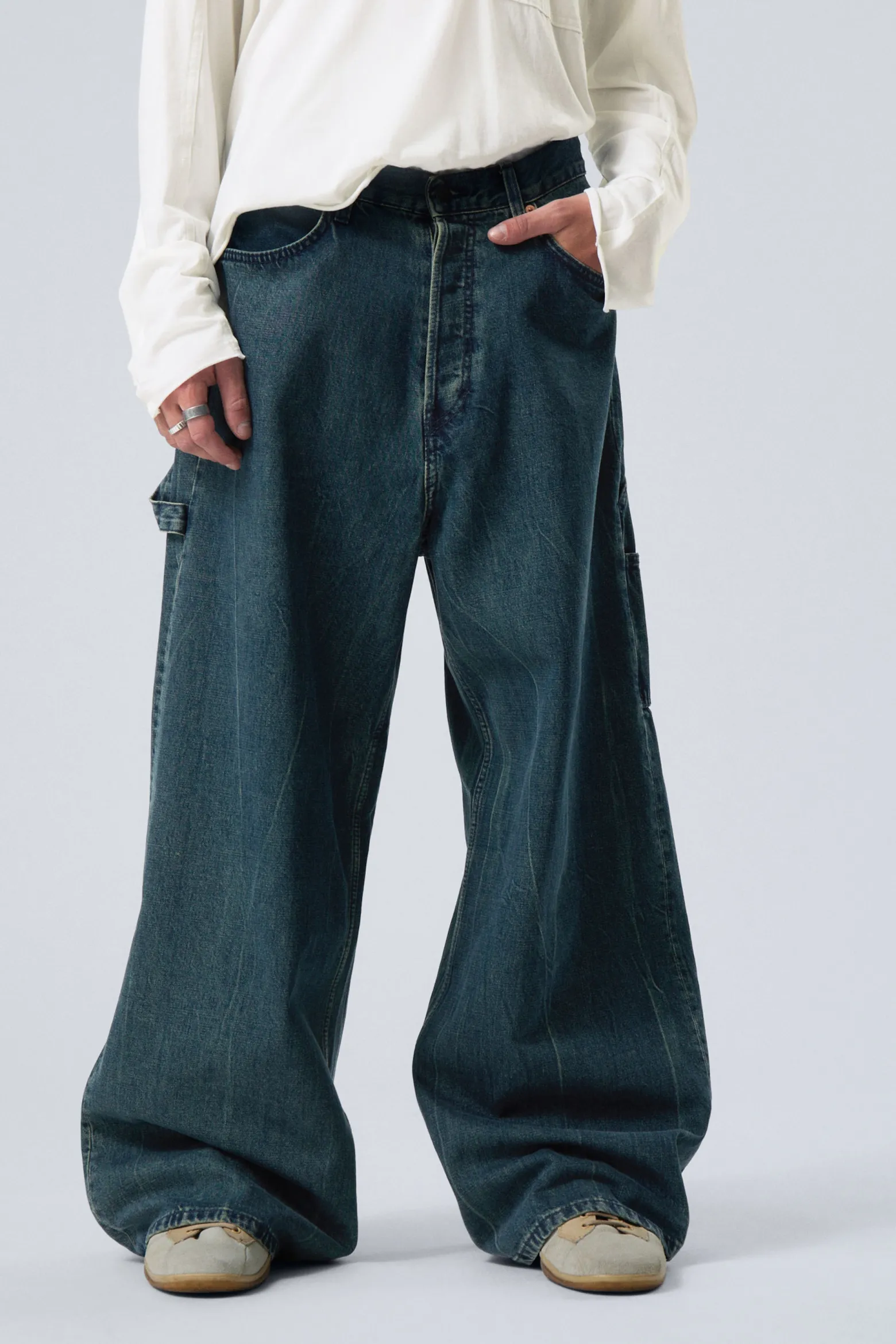 WEITE ZIMMERMANNSJEANS MIT NORMALER TAILLE|Weekday Best