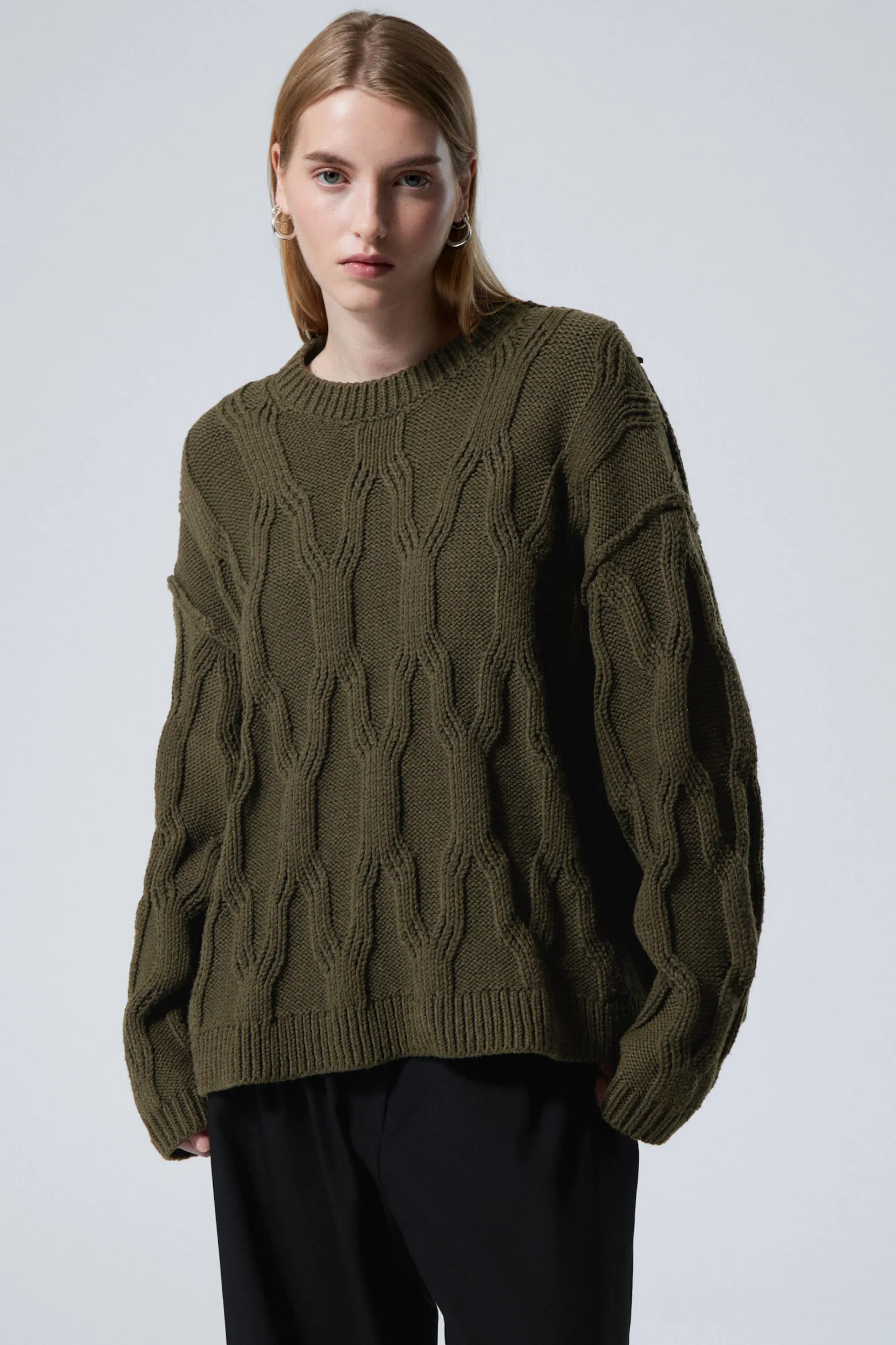 ZOPFSTRICKPULLOVER MIT LOCKERER PASSFORM|Weekday Flash Sale